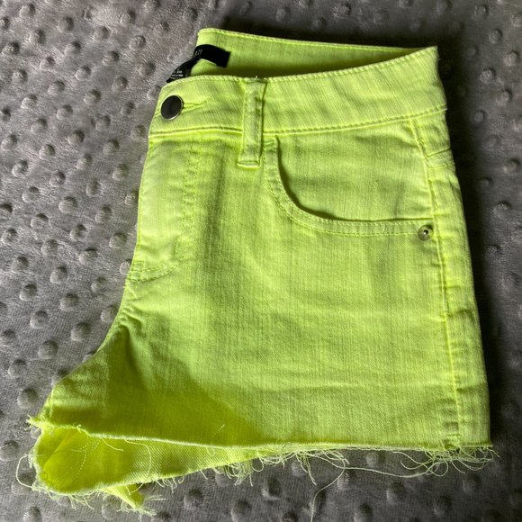 Booty Shorts (2) - Picture 6 of 9